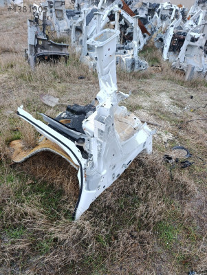 Ford courier sağ ön podya şase