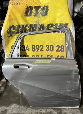 W246 Mercedes B Serisi Sağ Arka Kapı Çıkma Parçası