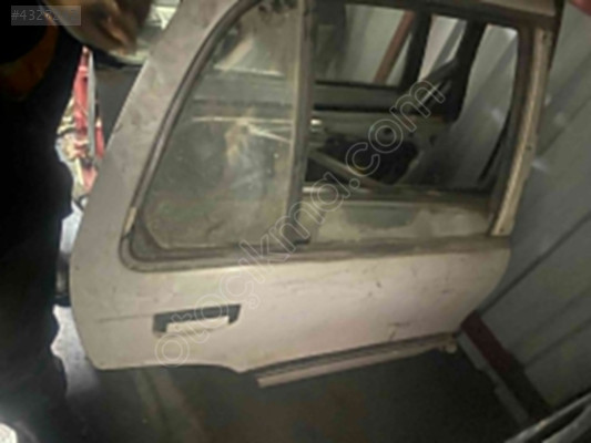 Mıtsubıshı lancer sağ arka kapı çıkma 1990