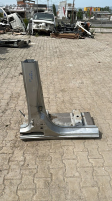 fiat fiorino 2011 kesme sağ orta direk (son fiyat)