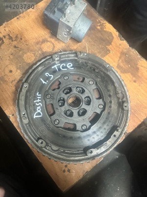 DACIA DUSTER 1.3 TCE ÇİMMA VOLANT