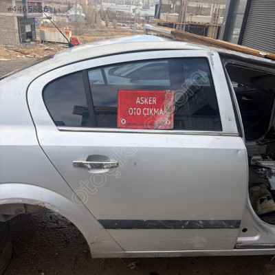 Astra haş sedan sağ arka kapı camı