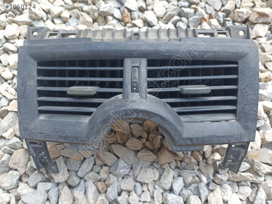 Renault Megane 2 havalandırma ızgarası