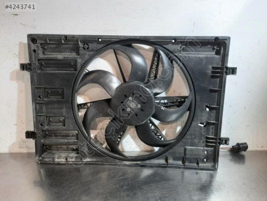 VW Golf 7 Komple Davlumbazlı Fan Motoru - 5Q0121203DE