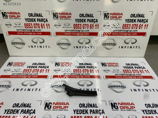 NİSSAN MİCRA ÖN SAĞ CAM KENAR PLASTİĞİ ÇIKMA K12 2002-2010