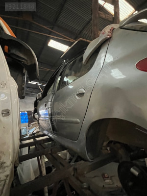 Peugeot 206 çıkma orijinal dolu kapılar