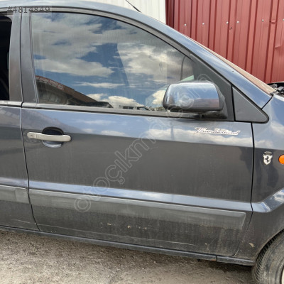 FORD FUSİON  SAĞ ÖN KAPI 