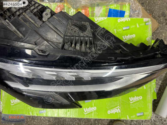 AUDİ A3 SAĞ FAR 2020-2023 8Y0941034