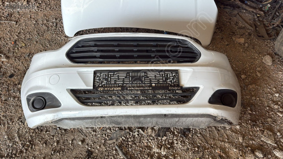 2016 Ford Courier ön tampon