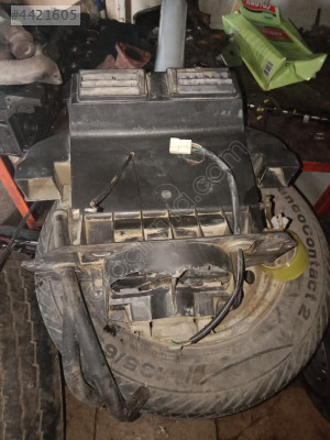 Tofaş kalorifer kazanı motoru peteği üzerinde dolu