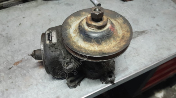 Merc3des w123 direksiyon pompasi yedek parça