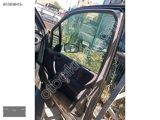 MERCEDES A170 SAĞ ÖN KAPI AÇMA TUTMA KOLU VE DİĞER PARÇALAR