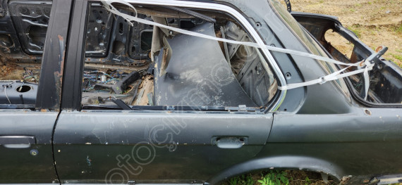 BMW E30 SOL ARKA KAPI