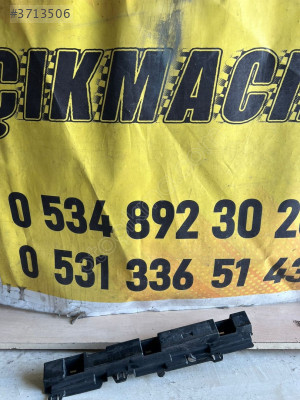 Bmw F30 sol ön marşpiyel braketi 7256915