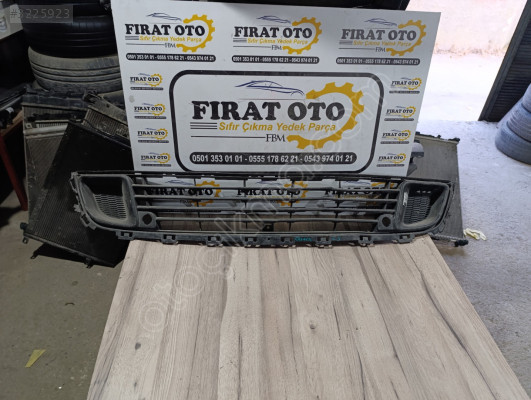 9681052677 0RJ ÇIKMA TAMPON ORTA IZGARA ÖN CiTROEN C5 9681052677