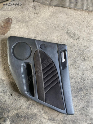 Alfa Romeo 159 sağ arka kapı döşemesi