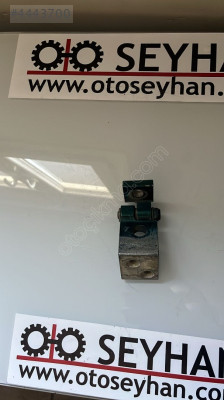 Volkswagen Polo hatchback 1998 sol arka kapı alt üst menteşesi