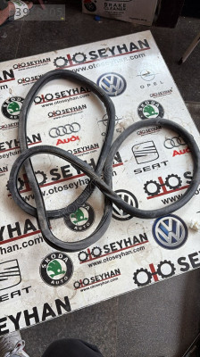 5N0867913 vw tiguan 2015 arka sol kapı lastiği