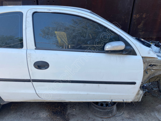 Opel Corsa Sağ Ön Kapı
