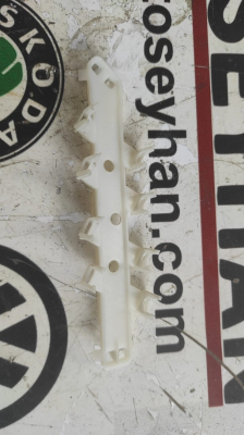 5K6937545 Golf 6 bagaj yan tesisat tutucu