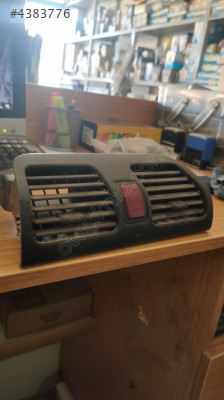 Subaru göğüs havalandırma ızgarası