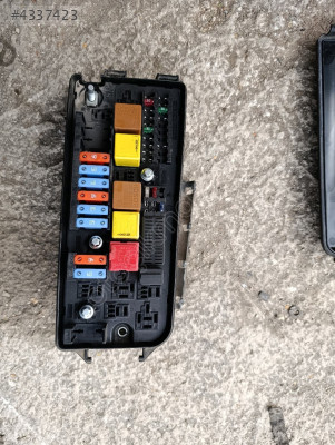 Opel vectra sigorta tablası komple