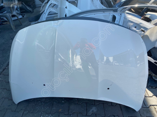 Fiat Egea beyaz motor kaputu az hasarlı