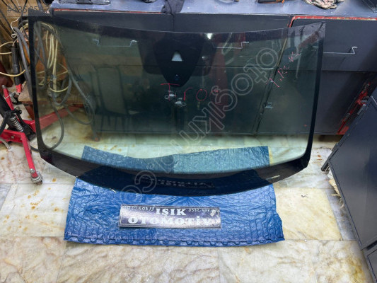 Volkswagen T-roc ön cam çıkma orjinal sökme çiziksiz