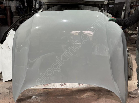 VOLVO XC40 GRİ MOTOR KAPUTU ORJINAL GÖÇÜKLÜK