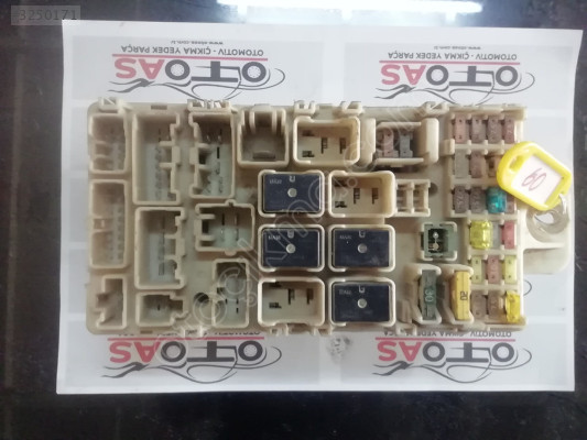 MİTSUBİSHİ L200 SİGORTA KUTUSU G8C-930M-A0B24