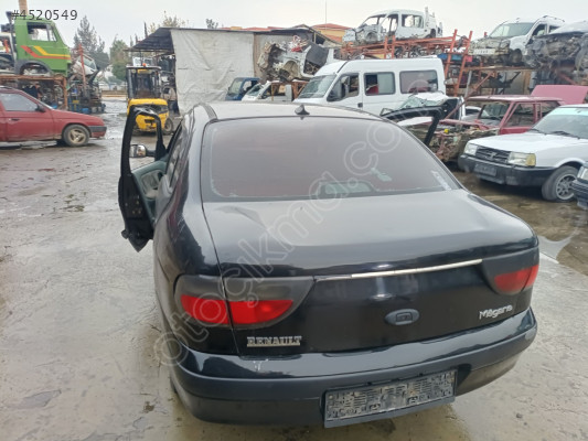 RENO MEGANE 1 SEDAN ARKA TAMPON