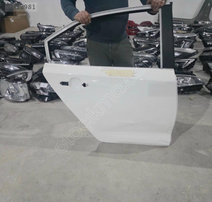 2019/2024 TOYOTA COROLLA BEYAZ SAĞ ARKA KAPI ORJINAL