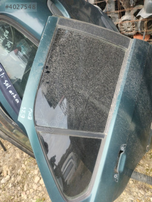 BMW E36 sağ arka kapı camı