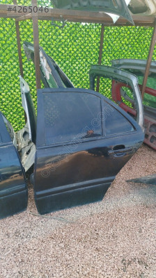 Mercedes w202 sol arka  kapi