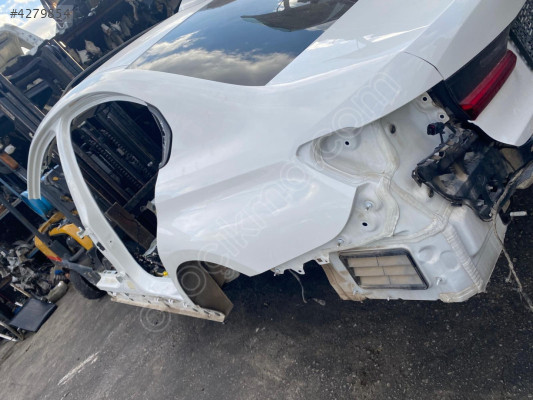 BMW G20 SOL ARKA ÇAMURLUK OTO FEDAİ