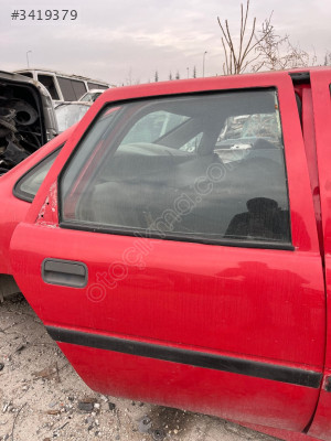 OPEL VECTRA A SAĞ ARKA KAPI