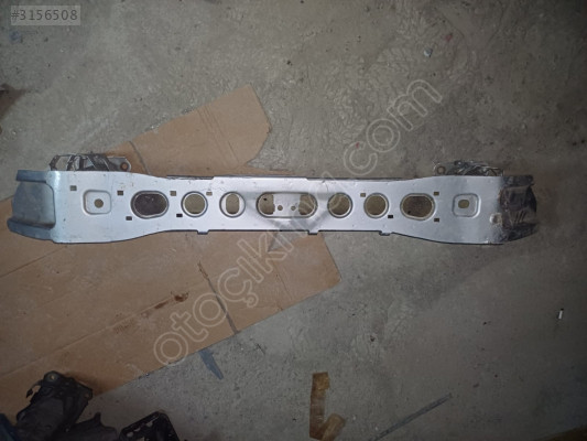 2012 ve sonrası Ford Focus 3 Ön Tampon Demiri