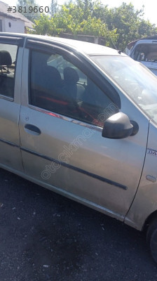 Dacia Logan Sağ Ön Kapı Yedek Parça - Oto Çıkma Parçalar