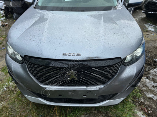 Peugeot 2008 ön kaput