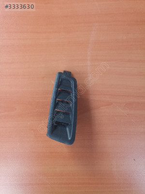 Renault Clio 5 gösterge paneli havalandırma ızgarası