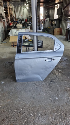 Peugoet 301 model 2017 sol arka kapi