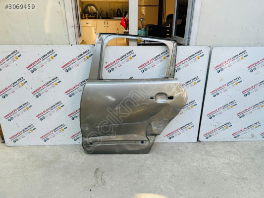 Peugeot 3008 sol arka kapı (hasarlı)