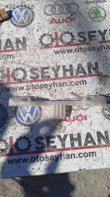 1K0858685 Passat B6 tavan tutamagı braketi