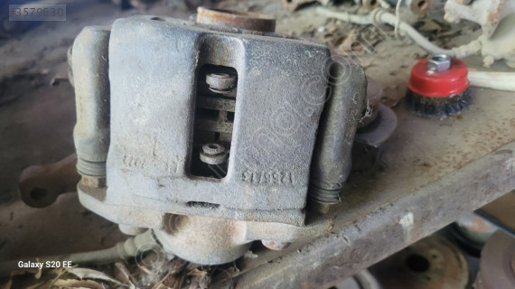 Renault r21 sol ön fren merkezi