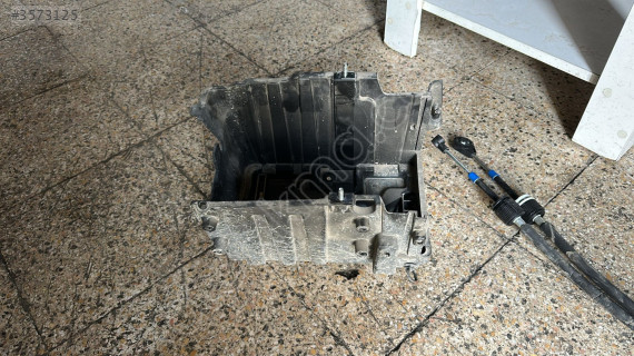 2015-2023 FORD COURİER AKÜ ALT PLASTİĞİ ORJ ÇIKMA