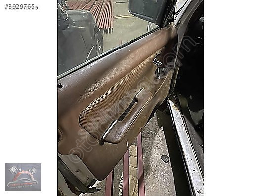 MERCEDES W123 ORJİNAL TABA KAPI DÖŞEME TAKIMI DERİ ÇIKMA TEMİZ