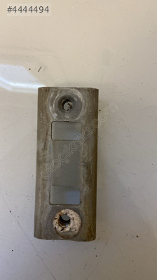 41517039986 BMW 5 serisi E60 model kapı menteşesi tutucu