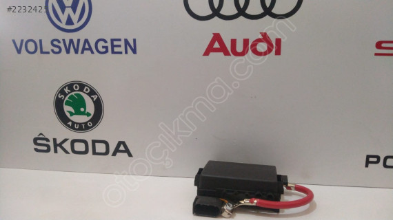 1J0937617D SİGORTA KUTUSU GOLF4/BORA