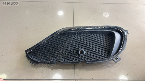 MERCEDES A SERİ W176 ÖN TAMPON SAĞ SİS ÇERÇEVESİ 1768852800