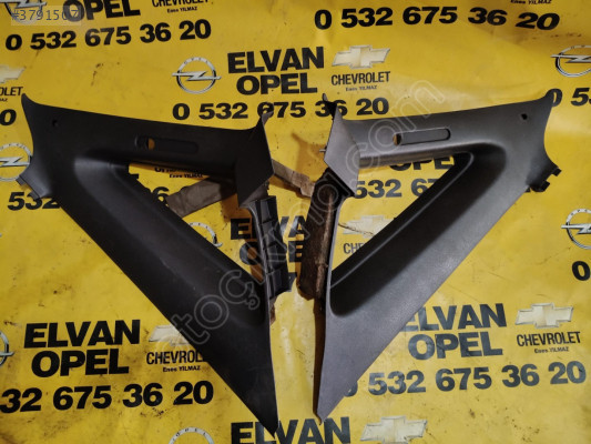 Opel Vectra A Çıkma Kelebek Cam Plastiği - GM